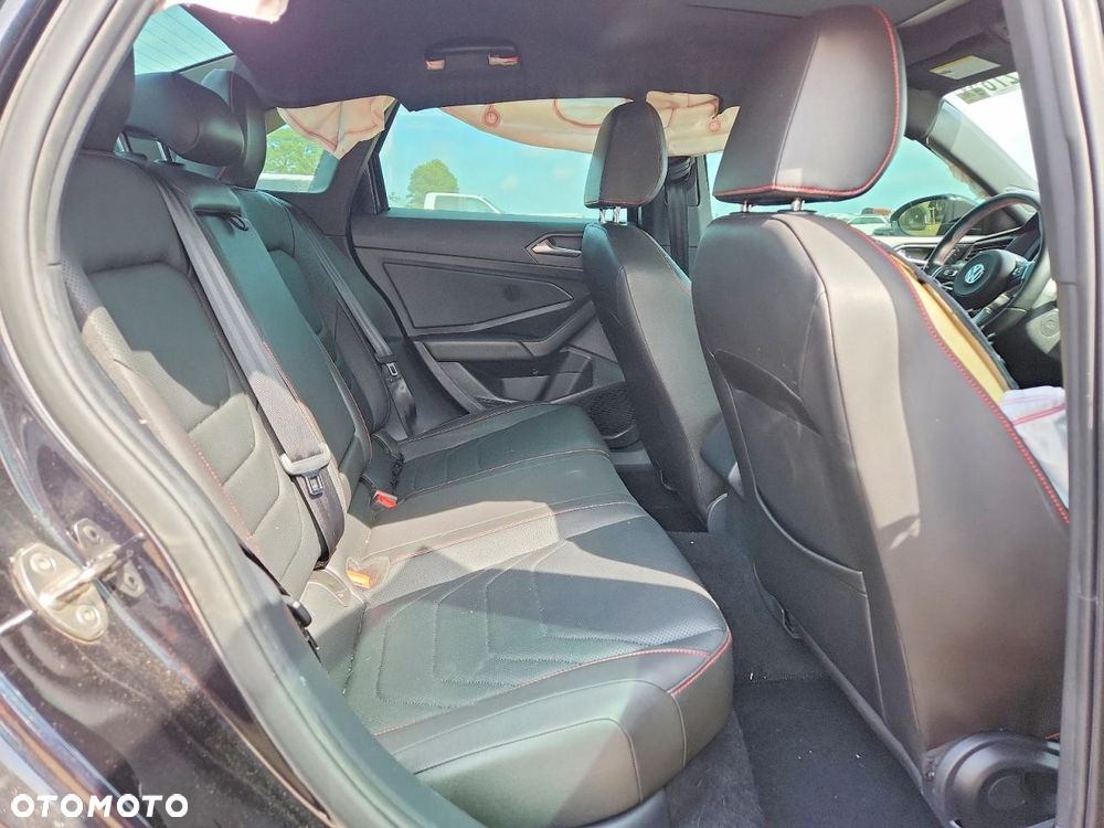 Volkswagen Jetta - 8