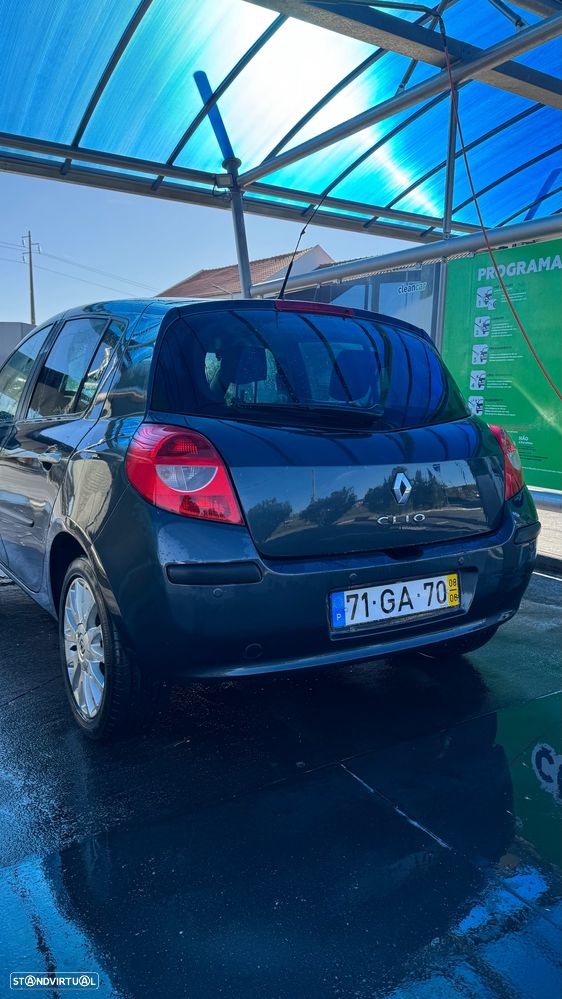 Renault Clio 1.2 16V Confort - 6