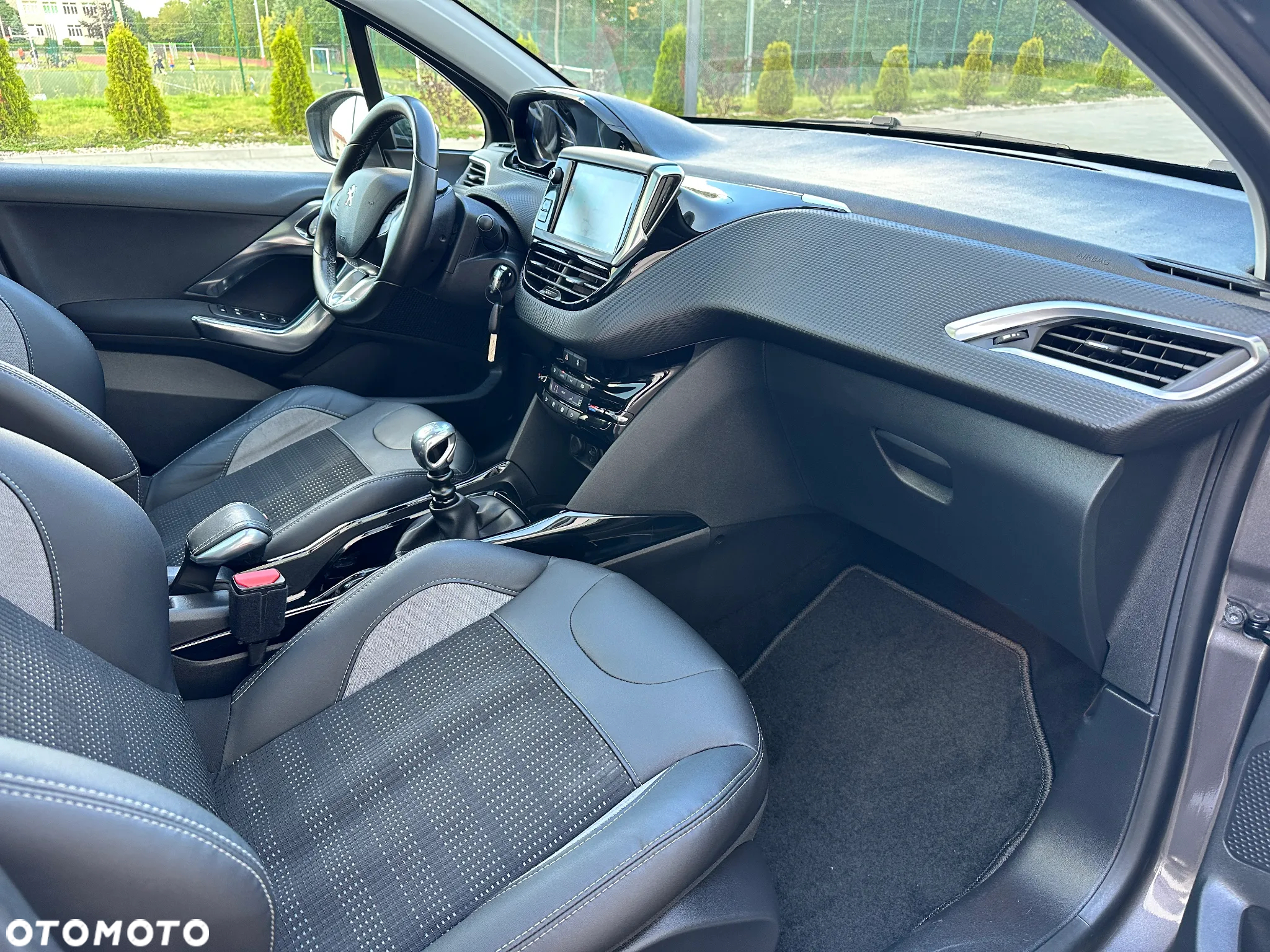 Peugeot 2008 1.6 BlueHDi Allure - 27