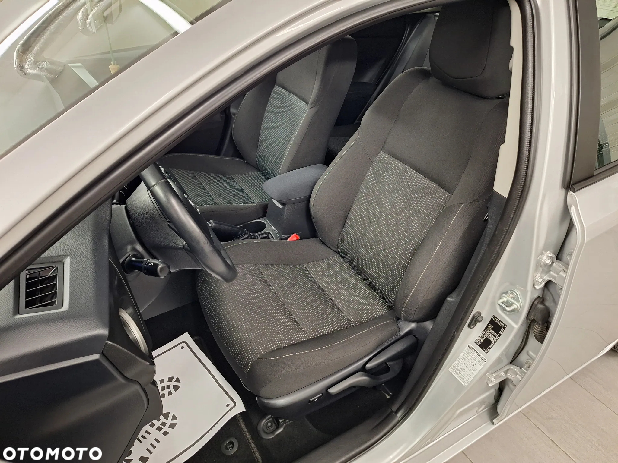 Toyota Auris 1.6 Valvematic Comfort - 20