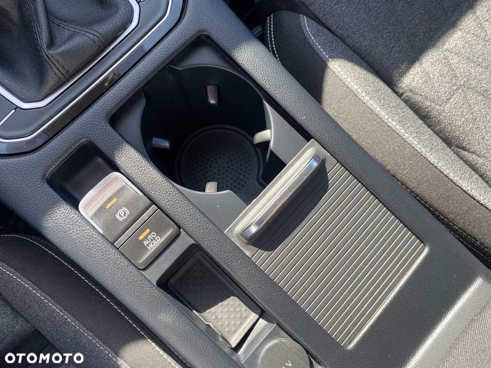 Volkswagen Passat - 28