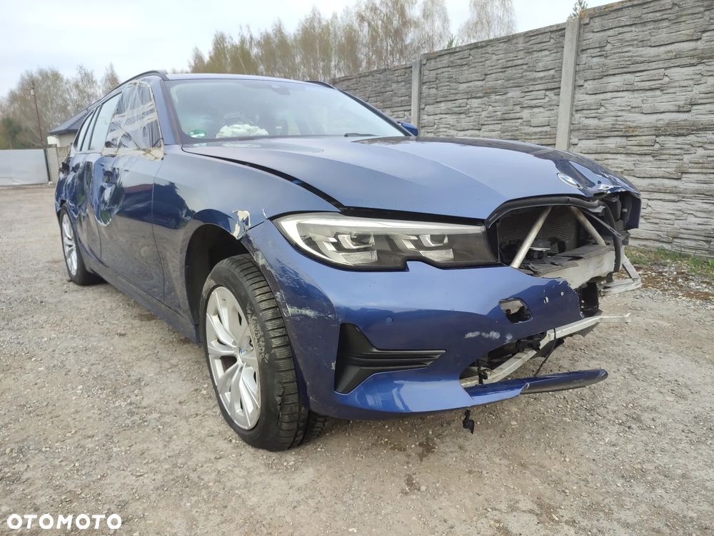 BMW Seria 3 318d Sport Line Shadow - 28