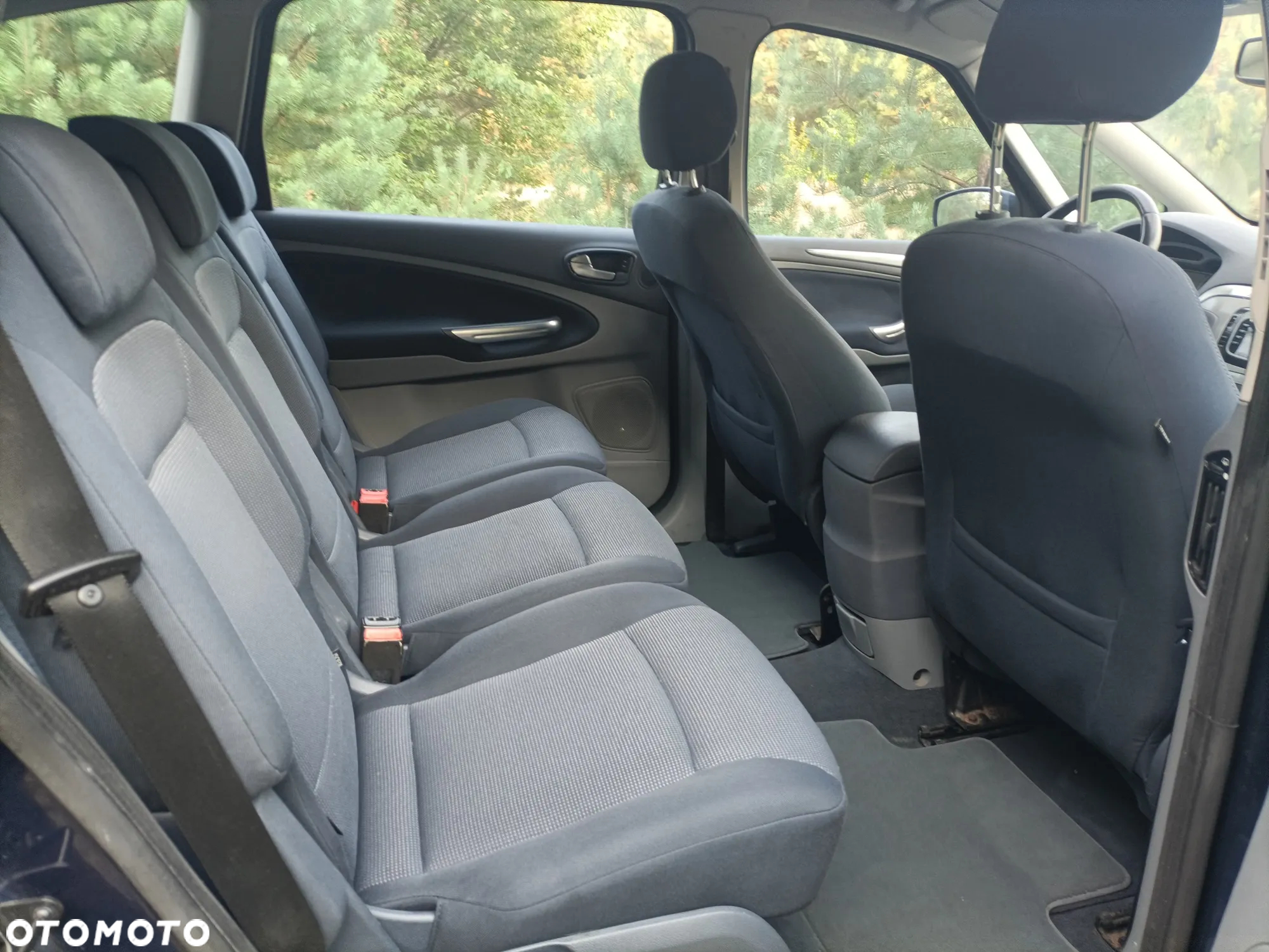 Ford S-Max - 11