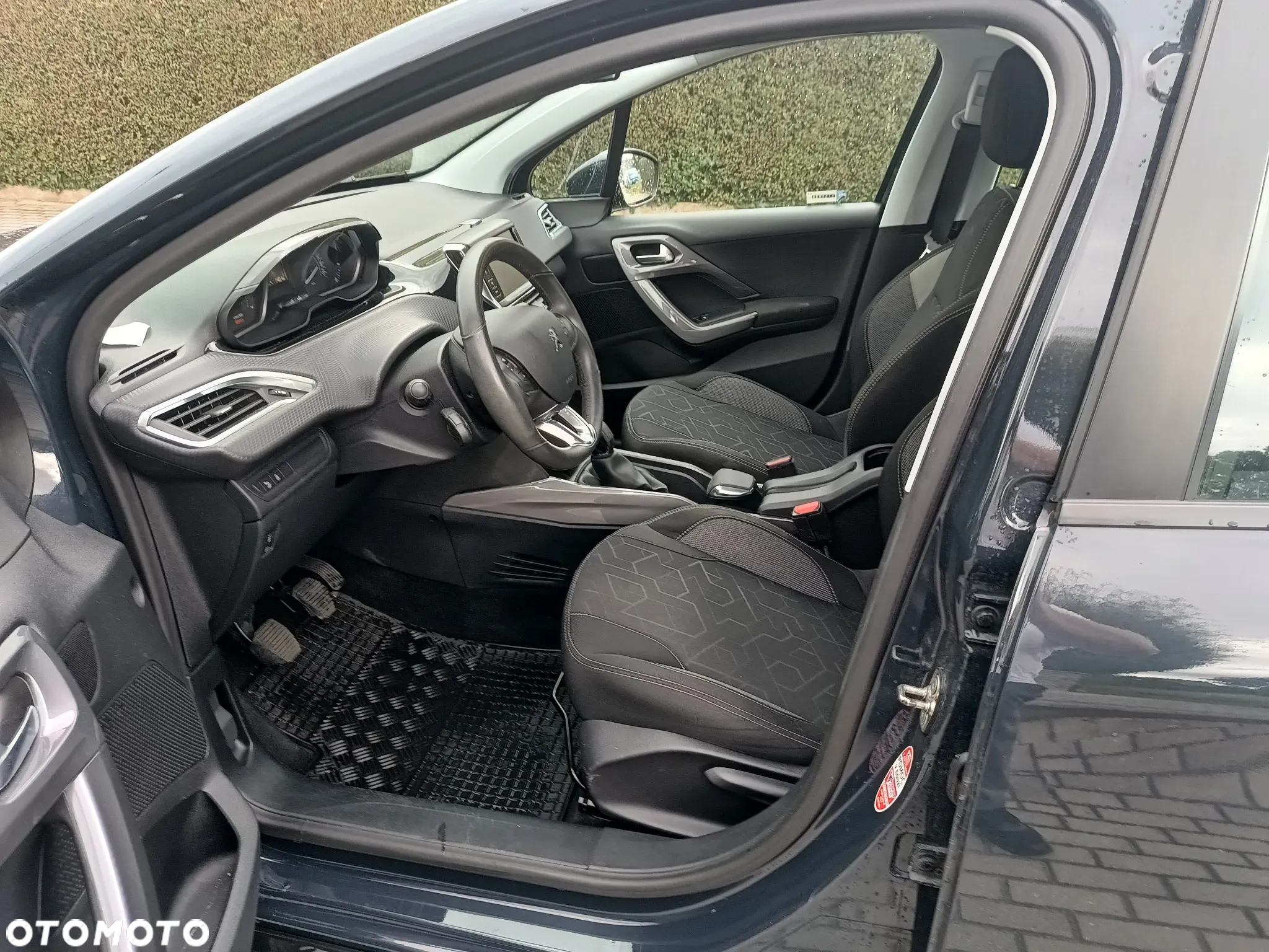 Peugeot 2008 1.2 Pure Tech Active - 16