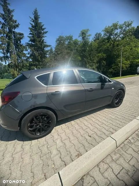 Opel Astra 1.7 CDTI - 11