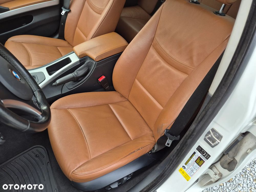 BMW Seria 3 335i xDrive - 9