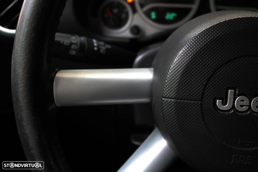 Jeep Wrangler 2.8 CRD ATX Sport - 36