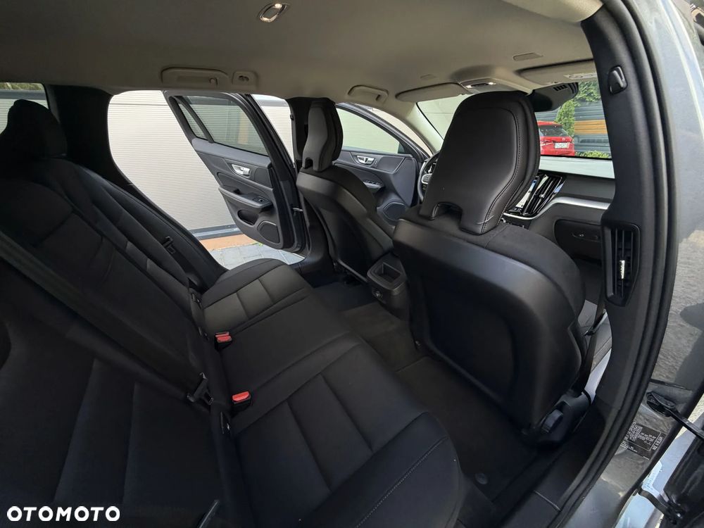 Volvo V60 D4 Geartronic Momentum Pro - 17
