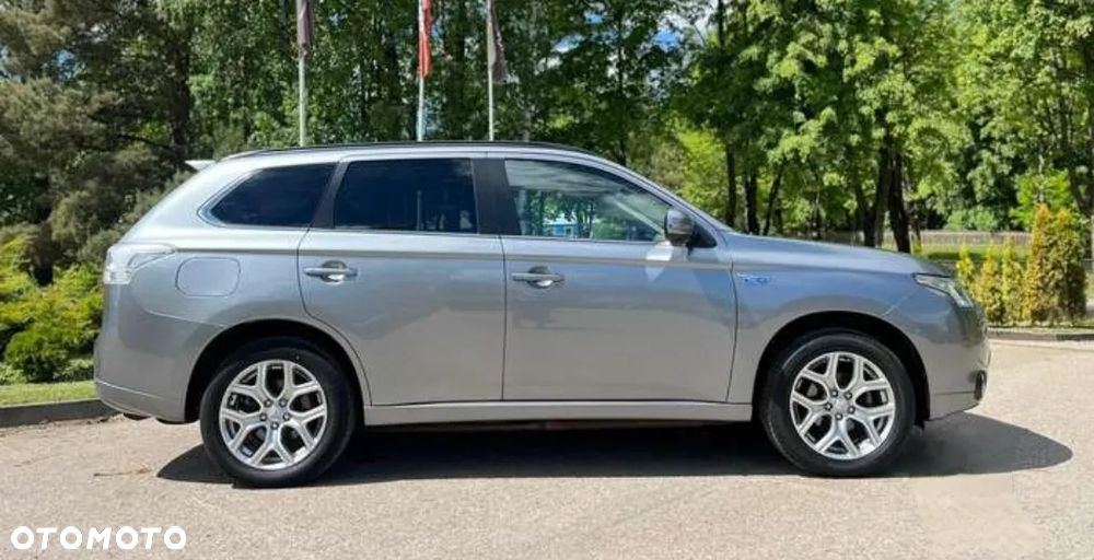 Mitsubishi Outlander 2.0 4WD Top - 33