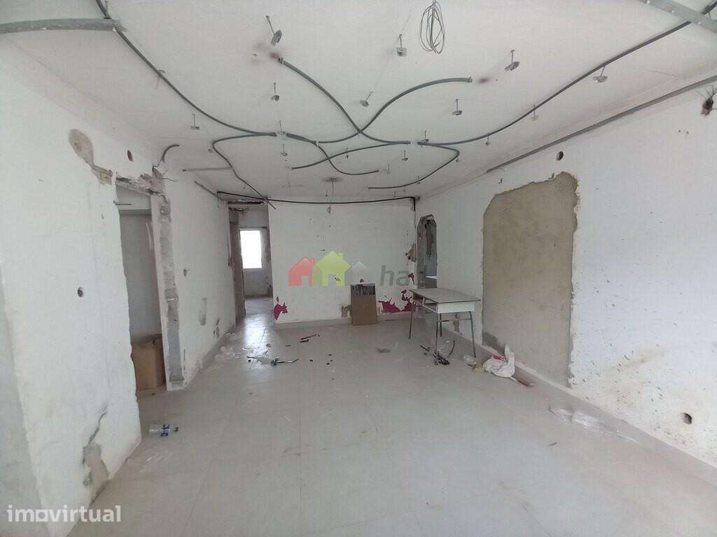 Apartamento T4 no r/c no Afonsoeiro - Montijo - Grande imagem: 4/10