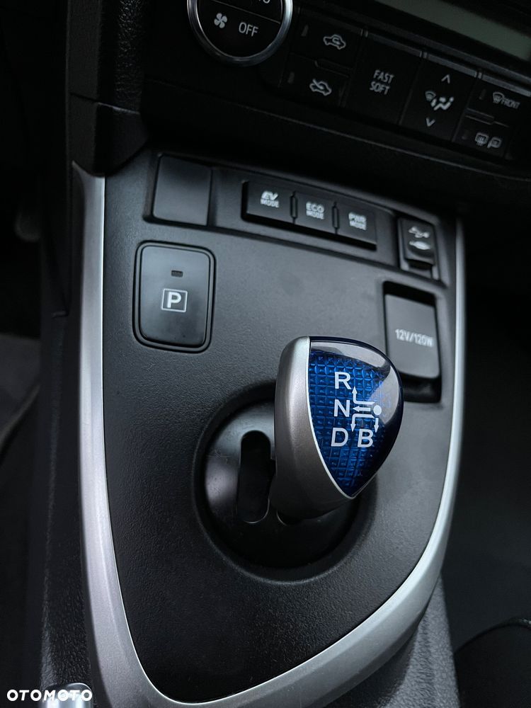 Toyota Auris 1.8 HSD Luna - 16