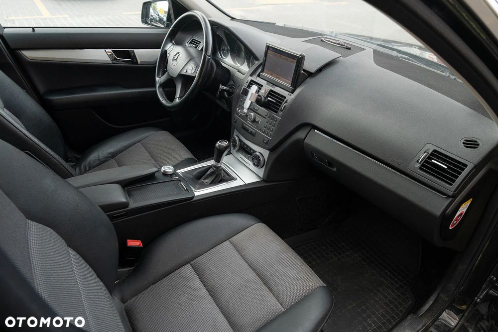Mercedes-Benz Klasa C 220 CDI BlueEff Elegance - 9