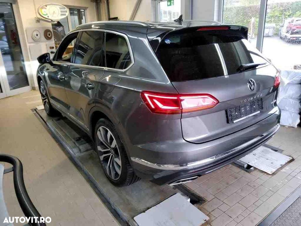 Volkswagen Touareg 3.0 V6 e-Hybrid 4Motion Aut. Elegance - 4