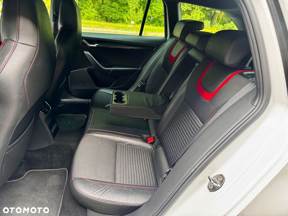 Skoda Octavia 2.0 TDI RS - 6