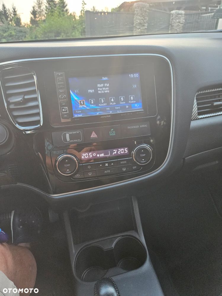 Mitsubishi Outlander - 9