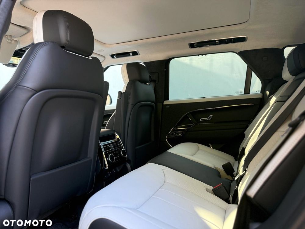 Land Rover Range Rover Sport D350 Autobiography - 9