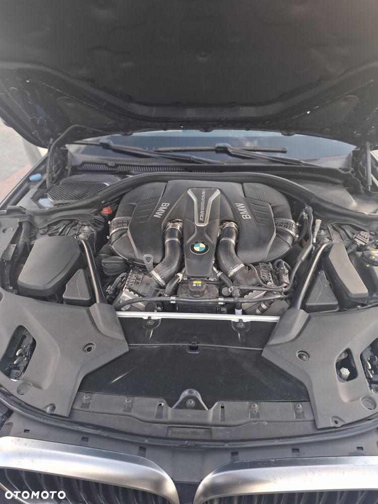 BMW Seria 5 M550i xDrive - 19