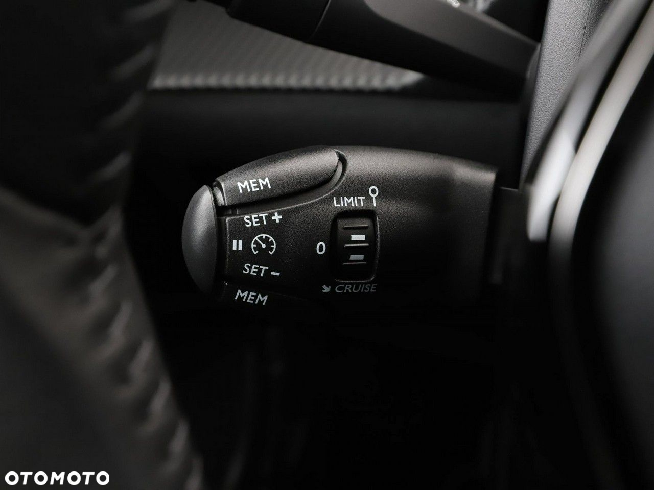 Peugeot 2008 PureTech 100 Allure - 30
