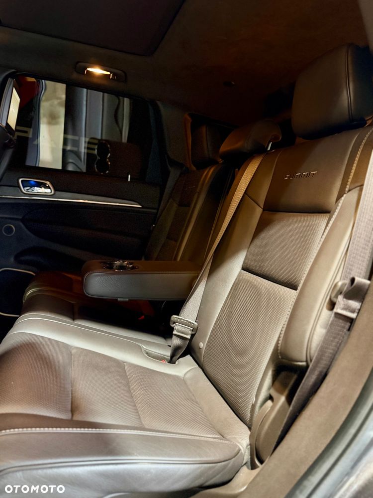 Jeep Grand Cherokee 5.7 V8 Overland Summit EU6 - 38