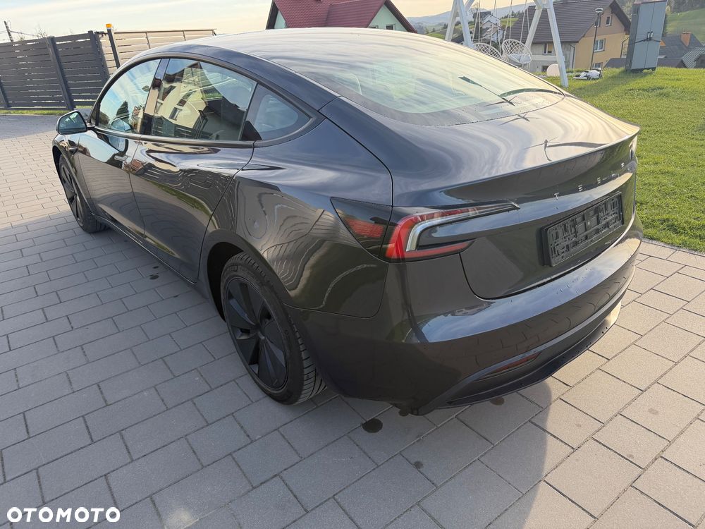 Tesla Model 3 - 16