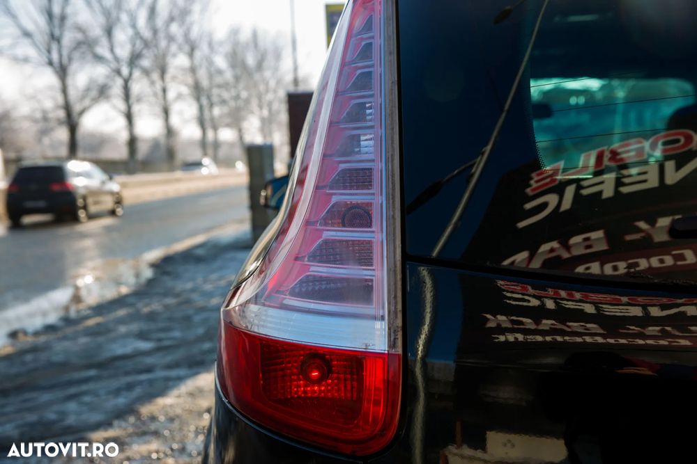 Renault Grand Scenic ENERGY dCi 130 S&S Bose Edition - 11