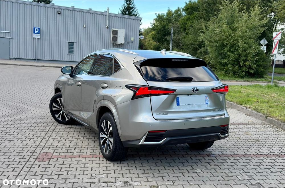 Lexus NX 300h Style Edition - 6
