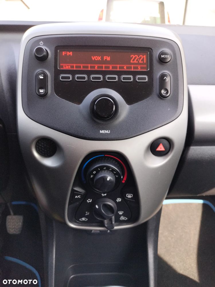 Toyota Aygo x-clusiv - 26