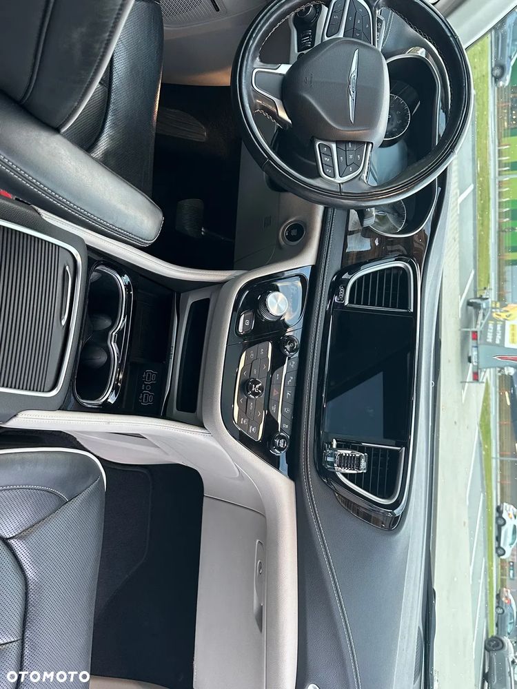 Chrysler Pacifica - 8