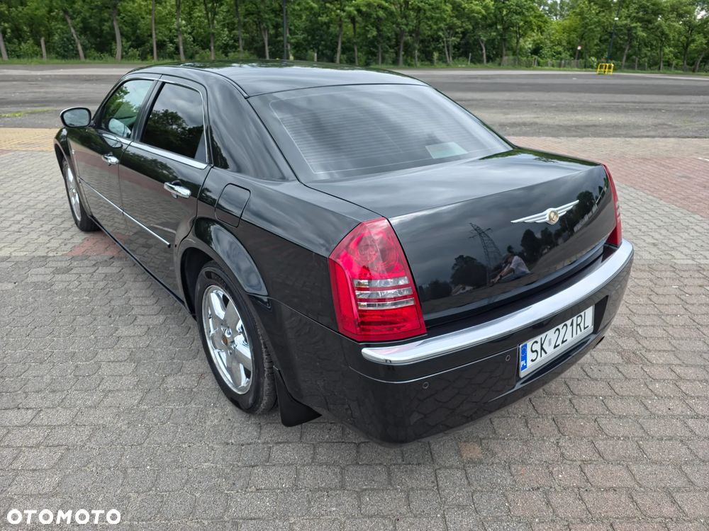Chrysler 300C - 16