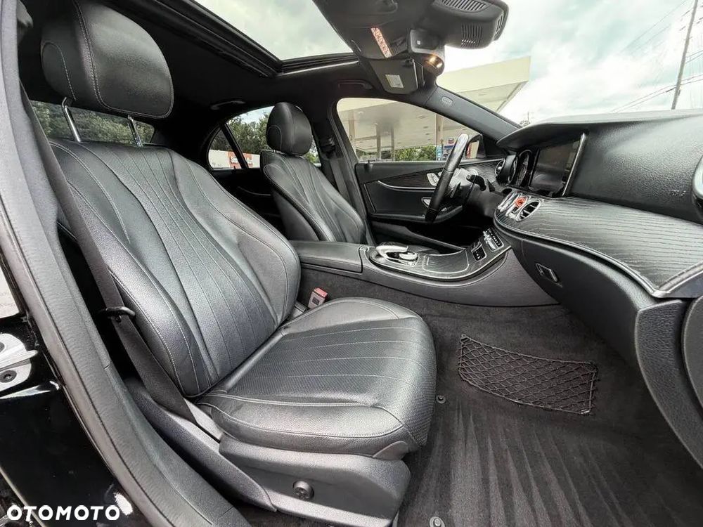 Mercedes-Benz Klasa E 300 9G-TRONIC - 19