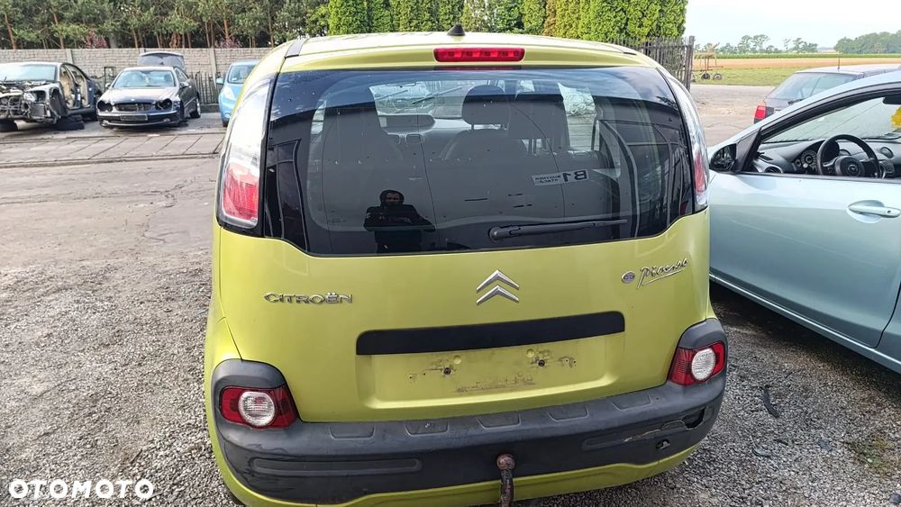 35443 citroen c3 picasso 1.4 vti 8fs na części lakier KARC - 18
