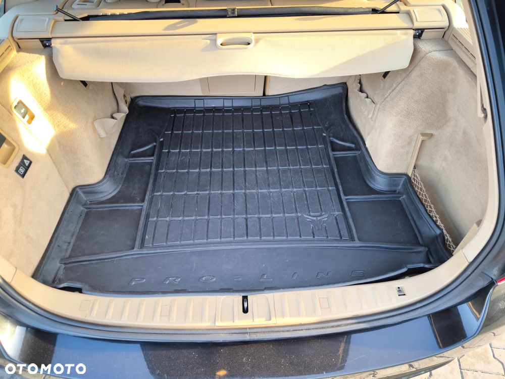 BMW Seria 3 330xi - 26