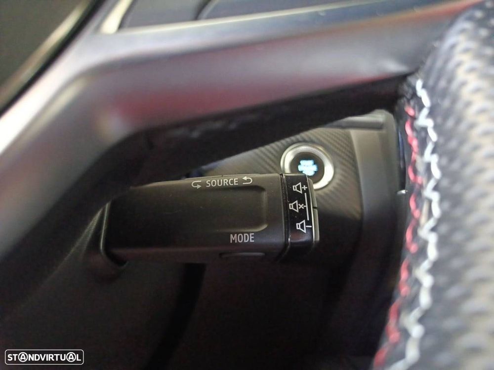 Renault Captur 1.6 E-Tech Plug-In RS Line - 19