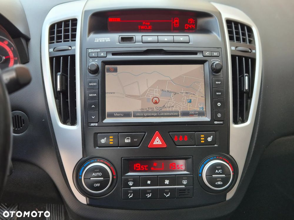 Kia Ceed - 31