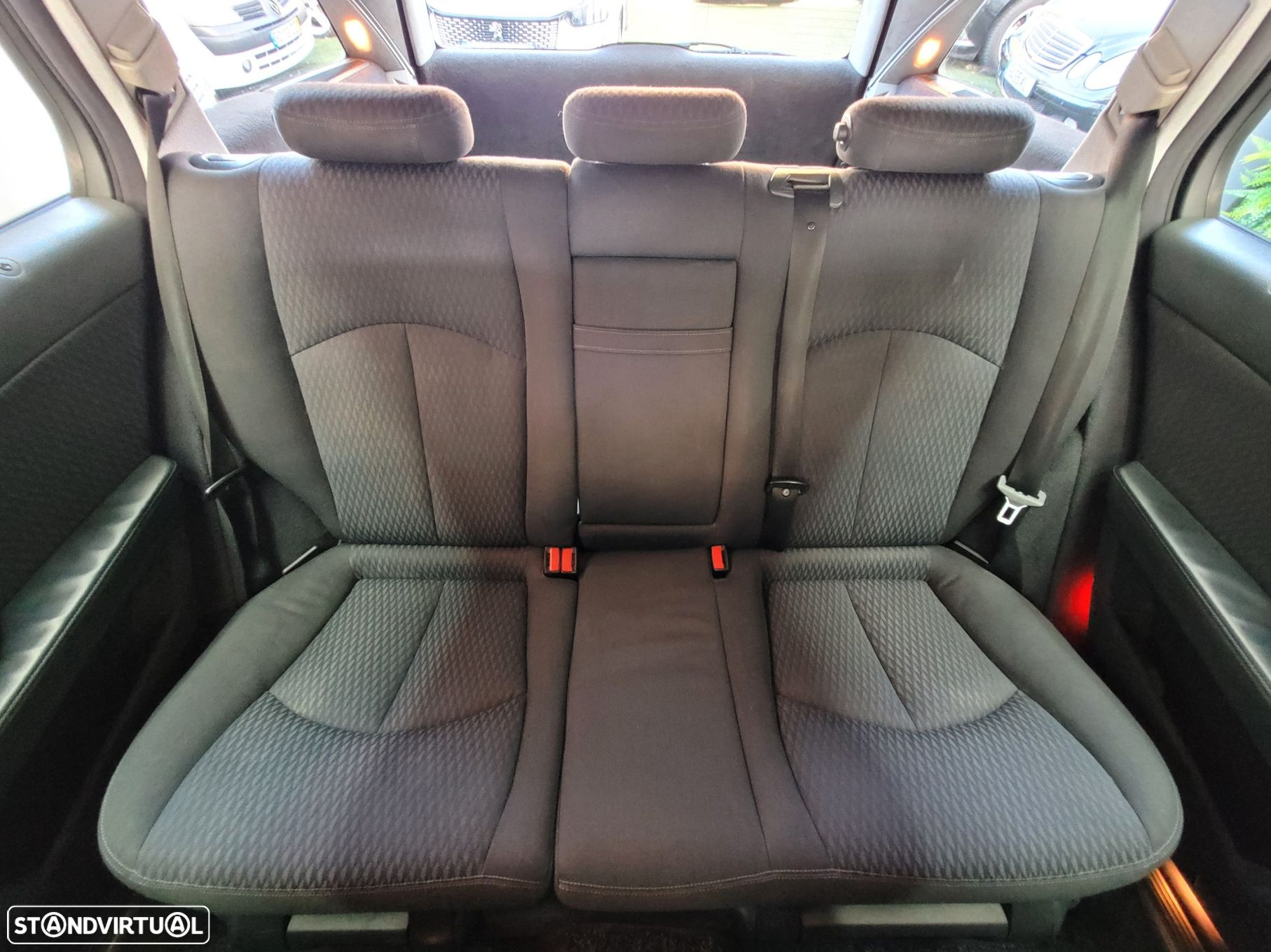 Mercedes-Benz E 220 CDi Classic Aut. - 35