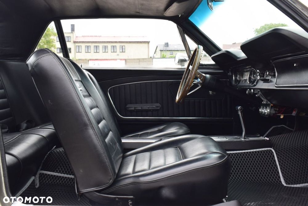 Ford Mustang - 21