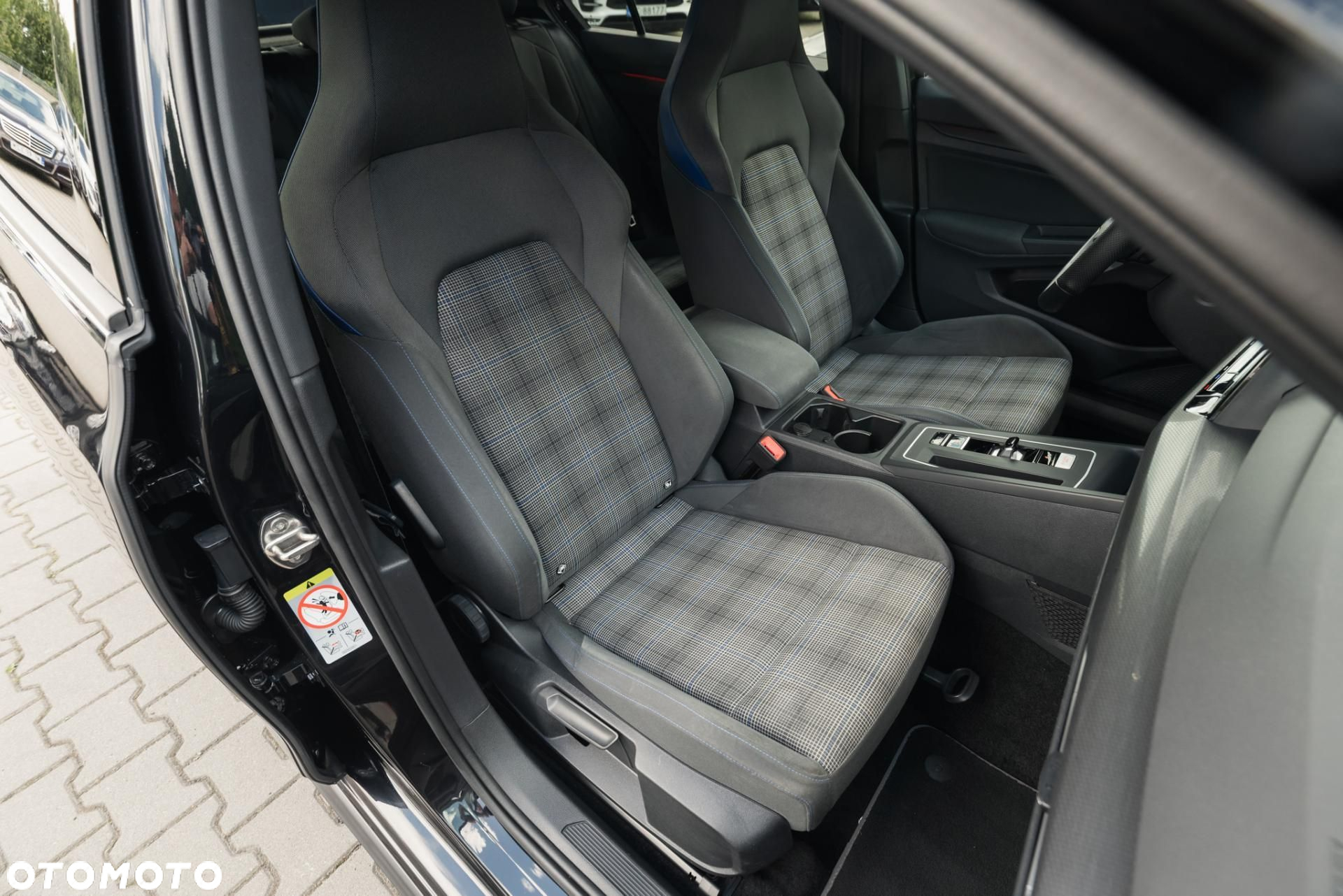 Volkswagen Golf - 15