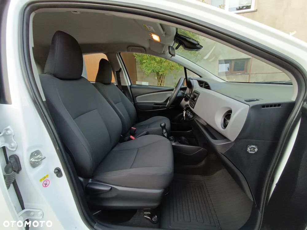 Toyota Yaris 1.0 Life EU6 - 18