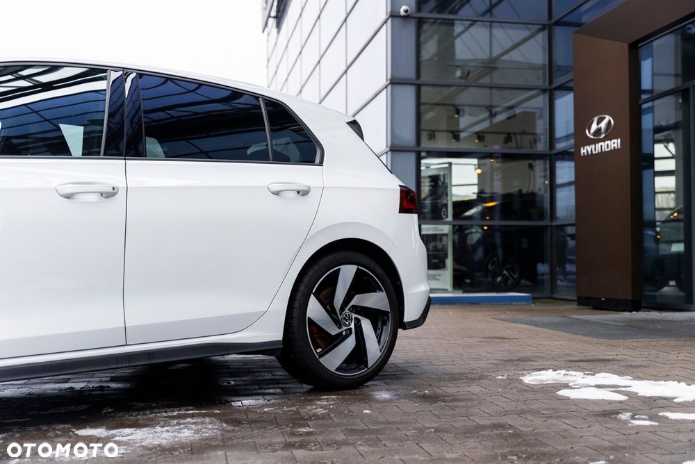 Volkswagen Golf - 6
