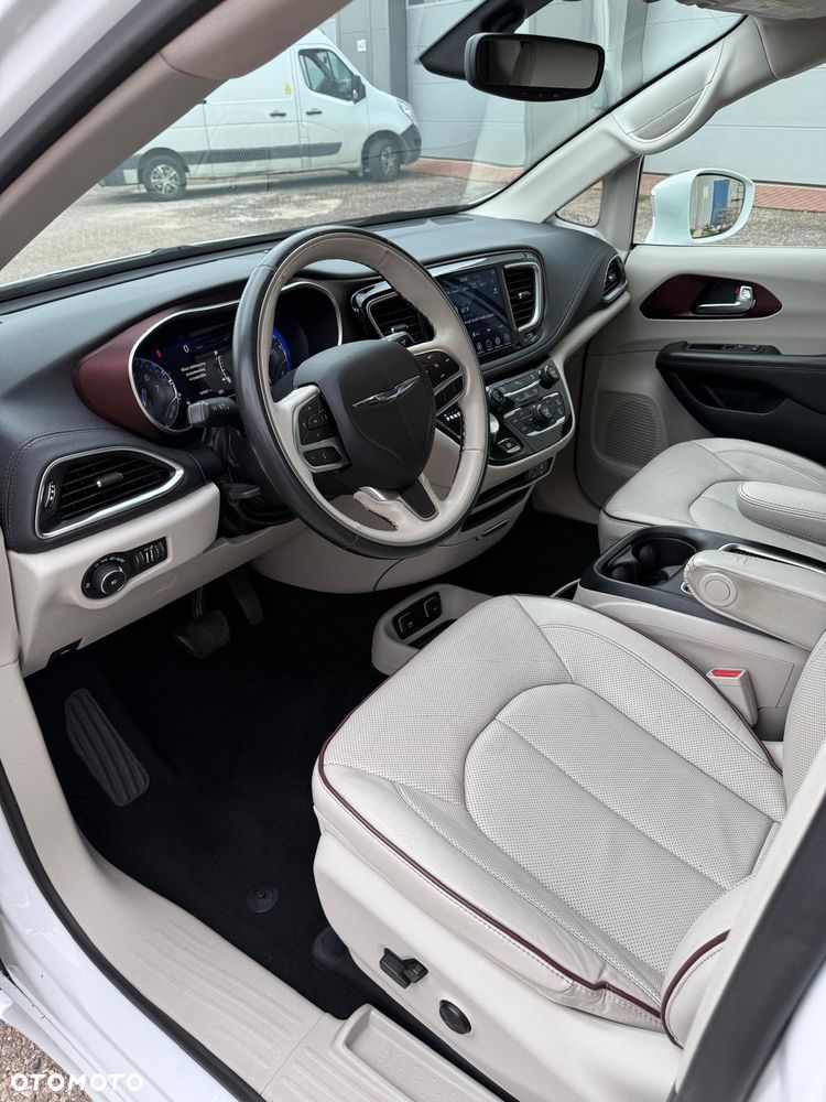 Chrysler Pacifica - 21