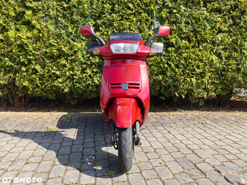 Peugeot SV - 8