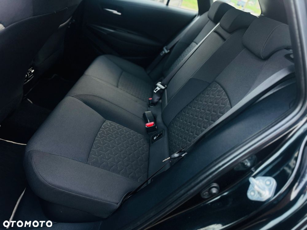 Toyota Corolla 2.0 Black&White - 18