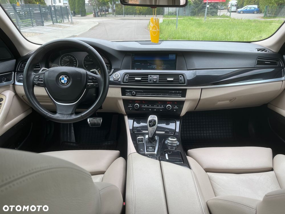 BMW Seria 5 525d - 17