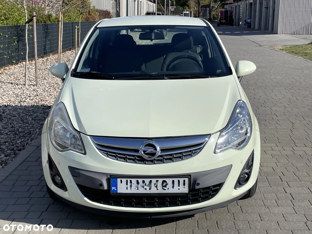 Opel Corsa 1.4 16V Innovation - 1