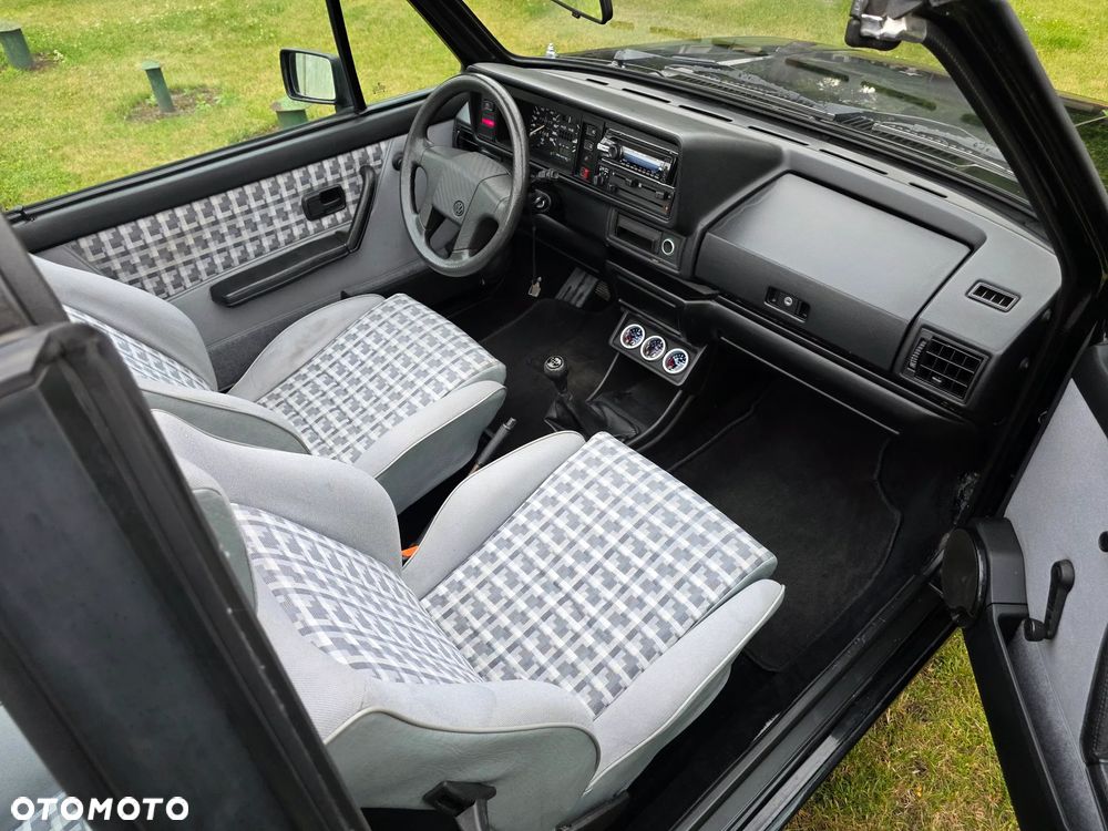 Volkswagen Golf - 24