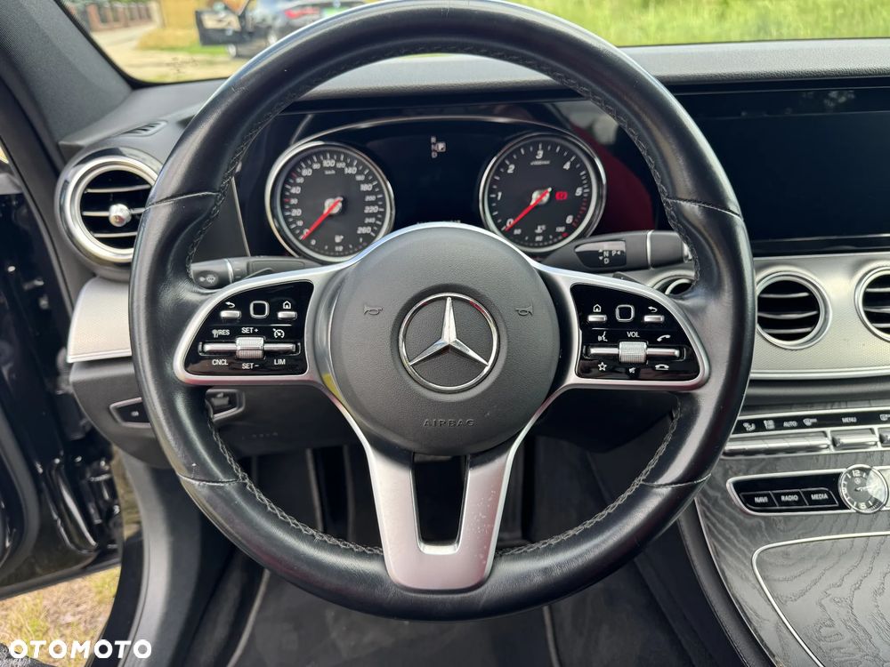 Mercedes-Benz Klasa E 220 d 4-Matic Business Edition 9G-TRONIC - 12