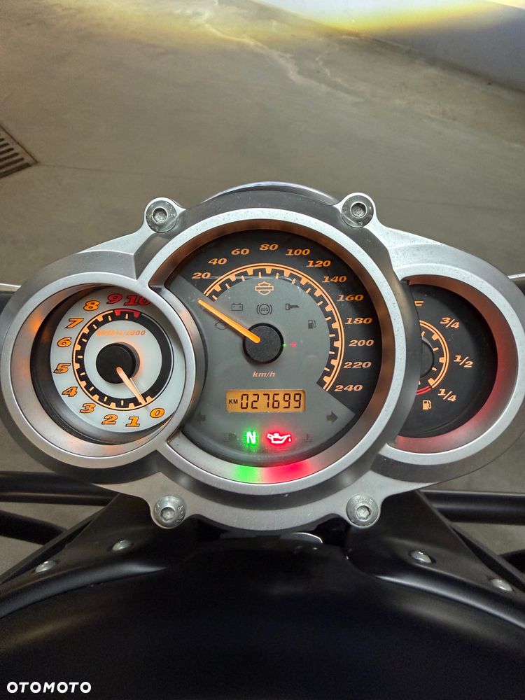 Harley-Davidson V-Rod Muscle - 13