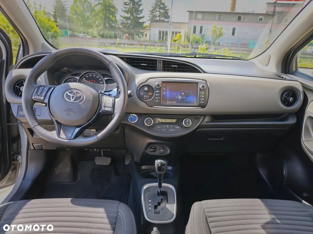 Toyota Yaris 1.5 VVT-i Selection - 8