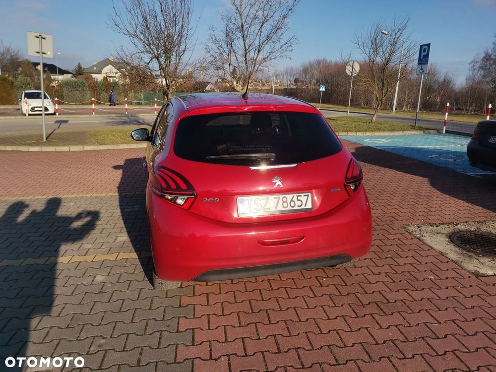 Peugeot 208 1.2 PureTech Allure - 8