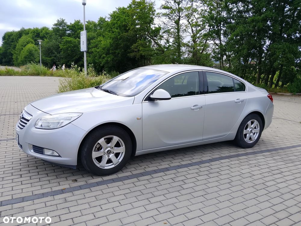 Opel Insignia 1.8 - 10